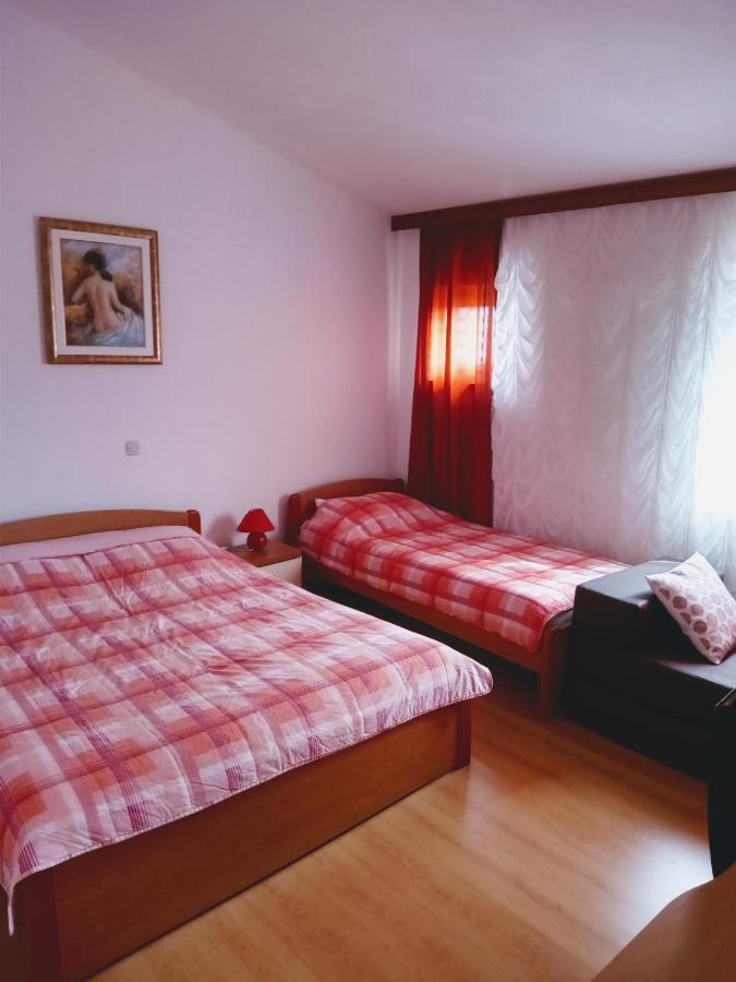 Apartmani Nikolina Ražanac 외부 사진